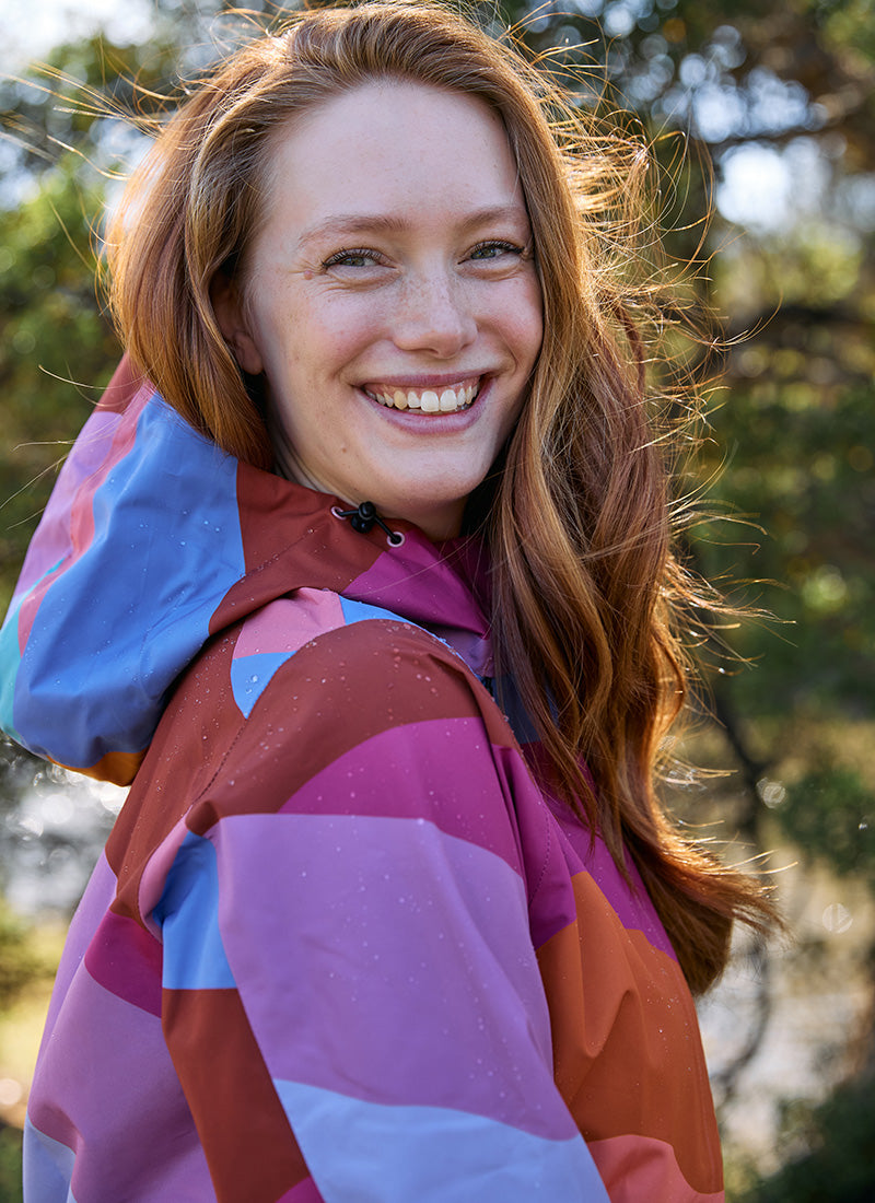 ElementsWomensRainJacketSundown_3a01f888-f646-4044-9ef8-b73008c23b90.jpg